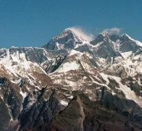 4 dead alpinists found at Mount Everest