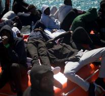 Again group of migrants fixed at sea