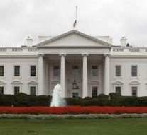 Alarm at White House to suspicious package