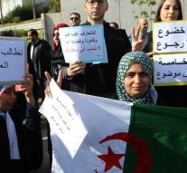Algeria tries to stifle new protest