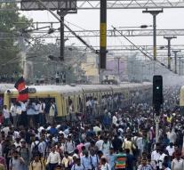 At least 20 dead in India train crash