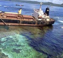 Australia helps with oil leak Solomon Islands