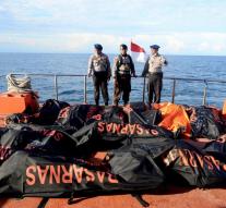 Bodies recovered after shipwreck Sulawesi