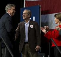 Bush helps Bush during campaign