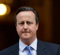 Cameron praises soldiers in Christmas message