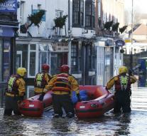 Cameron sends troops to flooding