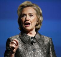 Clinton wants to land troops in Syria and Iraq