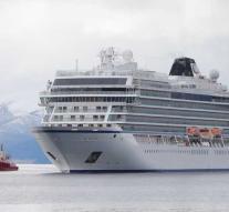 Cruise ship reaches port after near-disaster