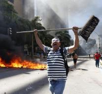 Demonstrators attacked police go in Rio