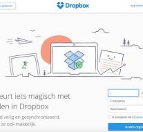 Dropbox app comes with Windows 10