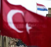 Dutch protest over hoist Turkish flag