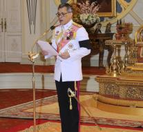 Facebook keeps images of Thai king