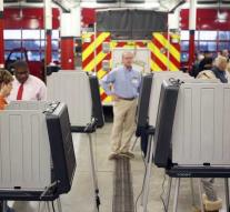 First polling stations closed in US