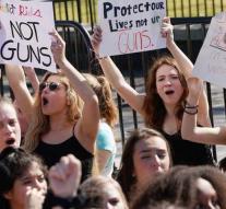 Florida opts for stricter weapon legislation