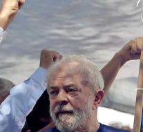 Former president Lula is free for funeral