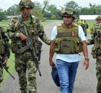 Gang Colombia lays down weapons during Christmas