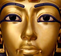 Gold mask Tutankhamun restored