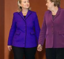 Hillary advises Europe to tackle migration