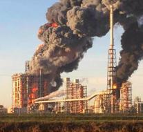 Huge explosion in Italian refinery