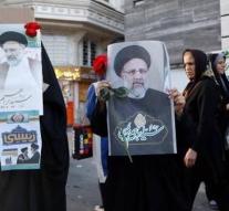 Iran chooses reformer or radical counterpart