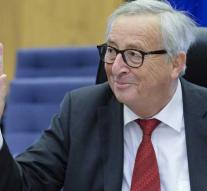 Juncker back to Brussels to vote Brexit