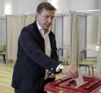 Latvian government coalition loses majority