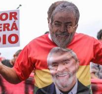 Lula stays in cell: supporters see dubious motive authorities
