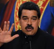 Maduro takes out Colombian channels