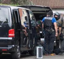 Man barricaded himself with weapons in Stuttgart law firm