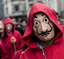 Masked man invades Belgian class, threatens students