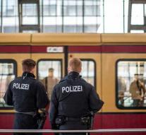 Men run over on German S-Bahn after a fight