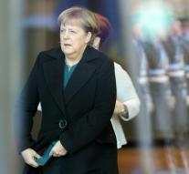 Merkel and Hollande: extend sanctions Russia