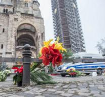 'Murder Weapon' gives way to flowers