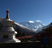 Nepal wants to measure height Mount Everest again