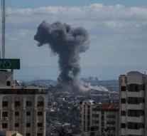 Palestinians: several deaths in air strikes