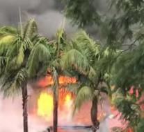 Plane crashes on residential area, two houses on fire