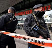 Police builds off guard Essen mall