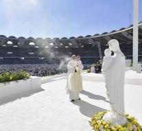 Pope is doing wrong for crowds in Abu Dhabi