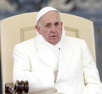 Pope warns youth for populism
