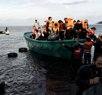 Refugees drown in Aegean Sea
