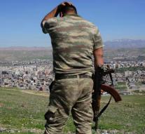 'Shoot Turkish border guards on Syrians'