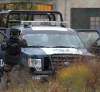 Six cops shot in Mexico