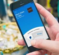 Skype integrates PayPal into app