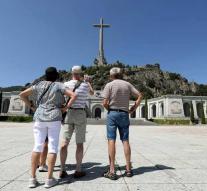 Spain wants to clear grave Franco