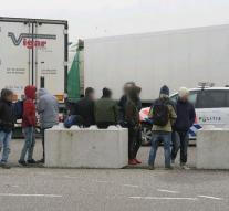 Ten refugees found in truck Hazeldonk