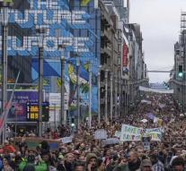 Tens of thousands at 'climate march' through Brussels