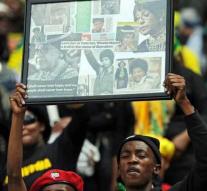 Thousands of South Africans commemorate Mandela