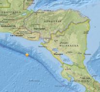 Tsunami warning after quake El Salvador