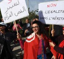Tunisian women break through the taboo and take to the streets