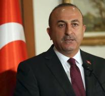 Turkey threatens again with late migrants treaty